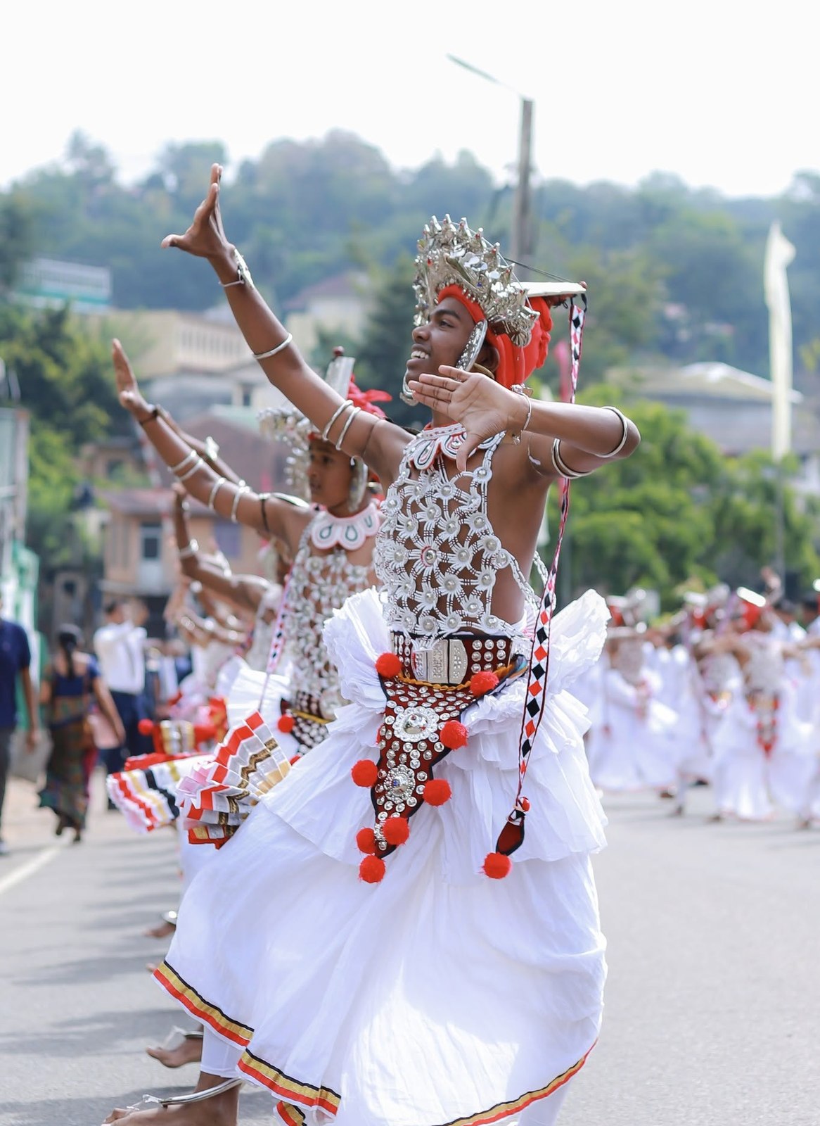Traditional Kandyan dancer performing at Swarna Panhinda